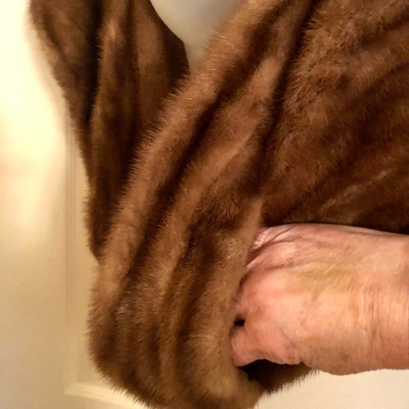 Genuine Mink Stole Pockets Shrug Newly Updated Socialite Chic Luxury Glam - Picture 5 of 15